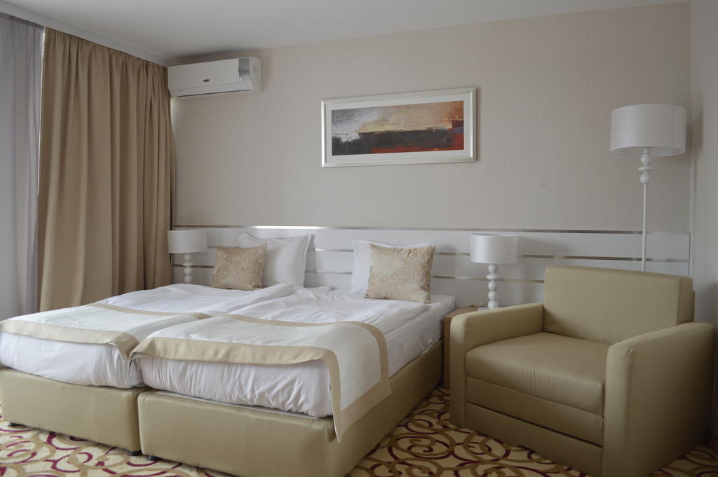 Platinum Hotel & Casino Sunny Beach Room photo